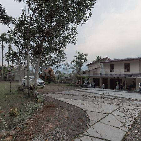 Bens Homestay Mitra Reddoorz Bogor Bagian luar foto